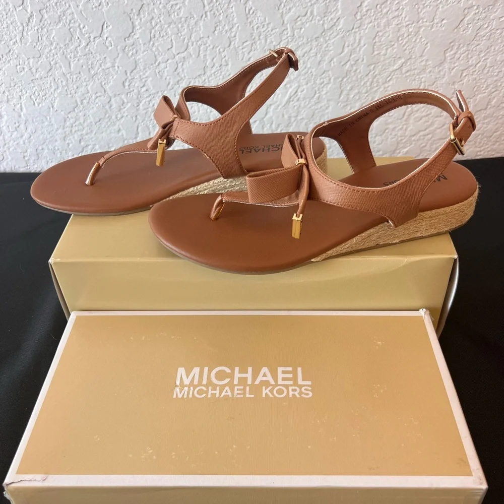 MICHAEL KORS KIDS Girl's Perry Bow-Embellished Sandal - Picture 5 of 5